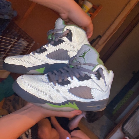 I got the Jordan five green bean size 10 1/2 - Picture 4 of 5